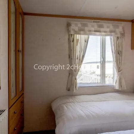 Stunning 6 Berth Caravan At Manor Park In Hunstanton Norfolk Ref 23194K Exterior photo
