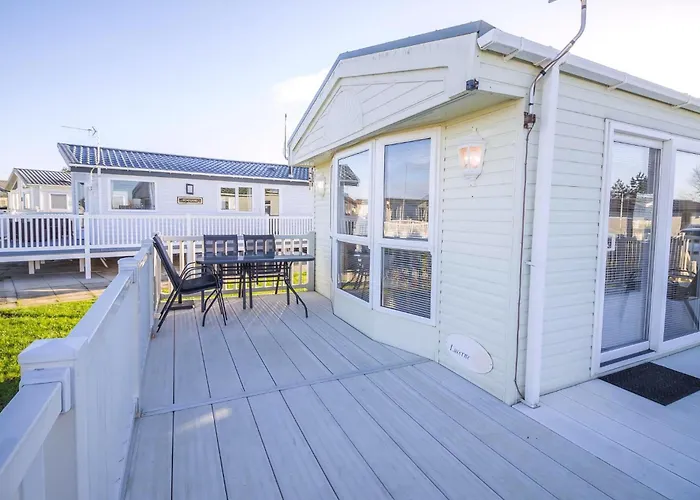 Stunning 6 Berth Caravan At Manor Park In Hunstanton Norfolk Ref 23194K