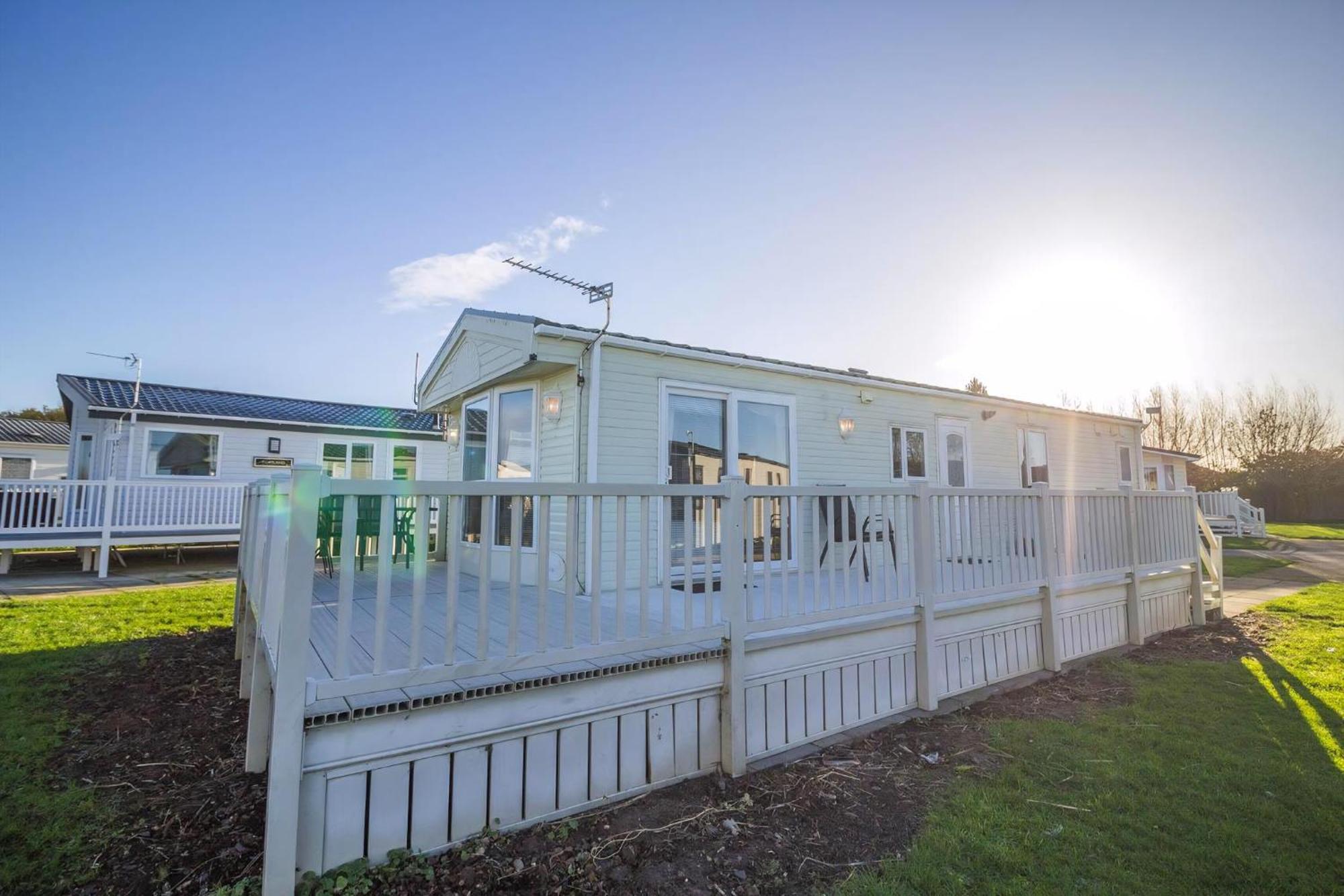 Campsite Stunning 6 Berth Caravan At Manor Park In Norfolk Ref 23194k Hunstanton