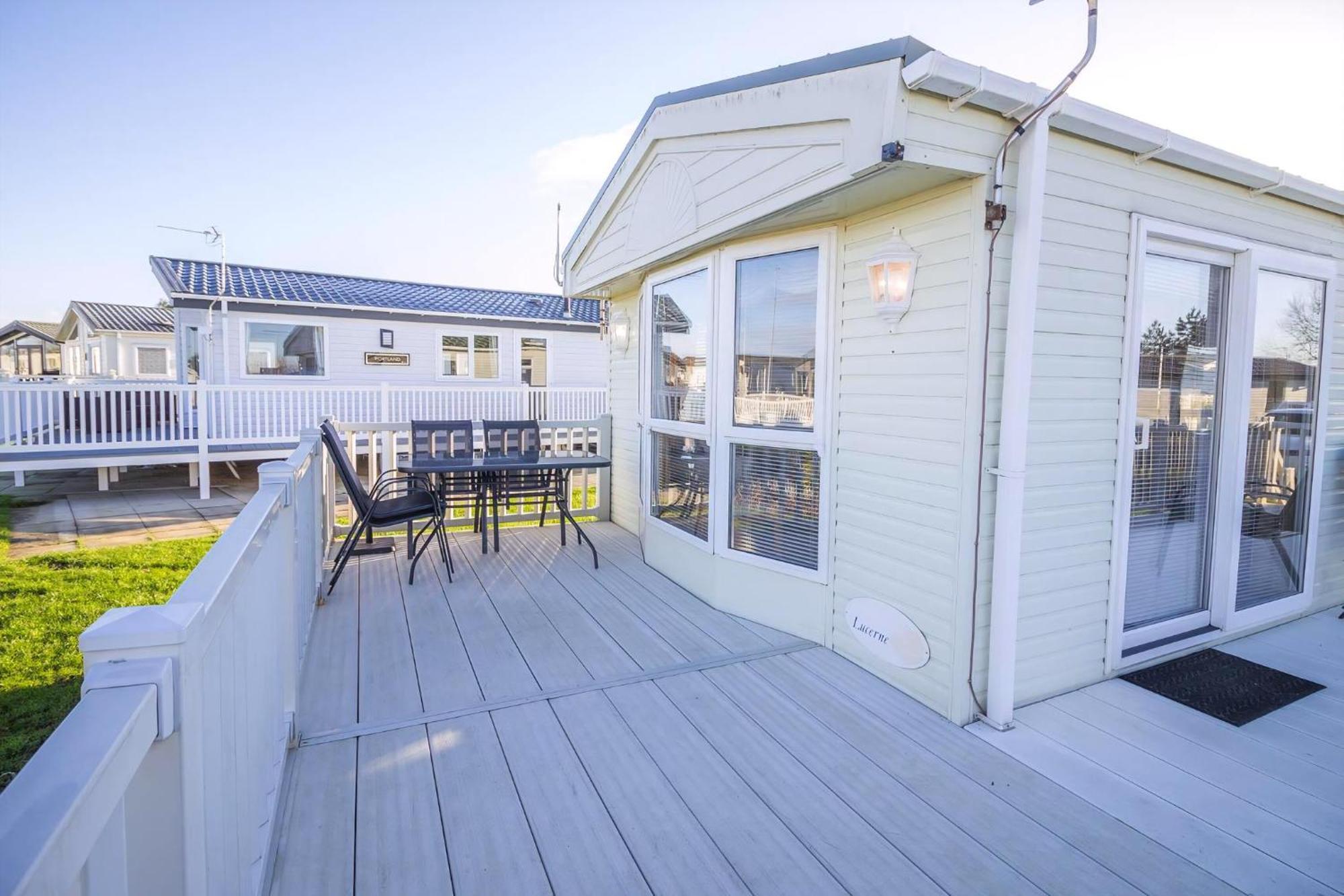 Stunning 6 Berth Caravan At Manor Park In Norfolk Ref 23194k Campsite *