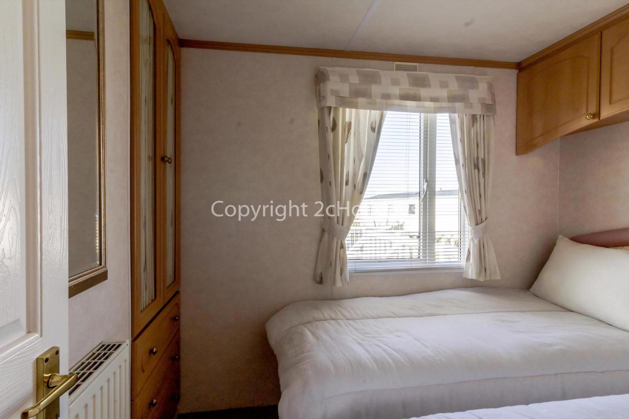 Stunning 6 Berth Caravan At Manor Park In Norfolk Ref 23194k Campsite *
