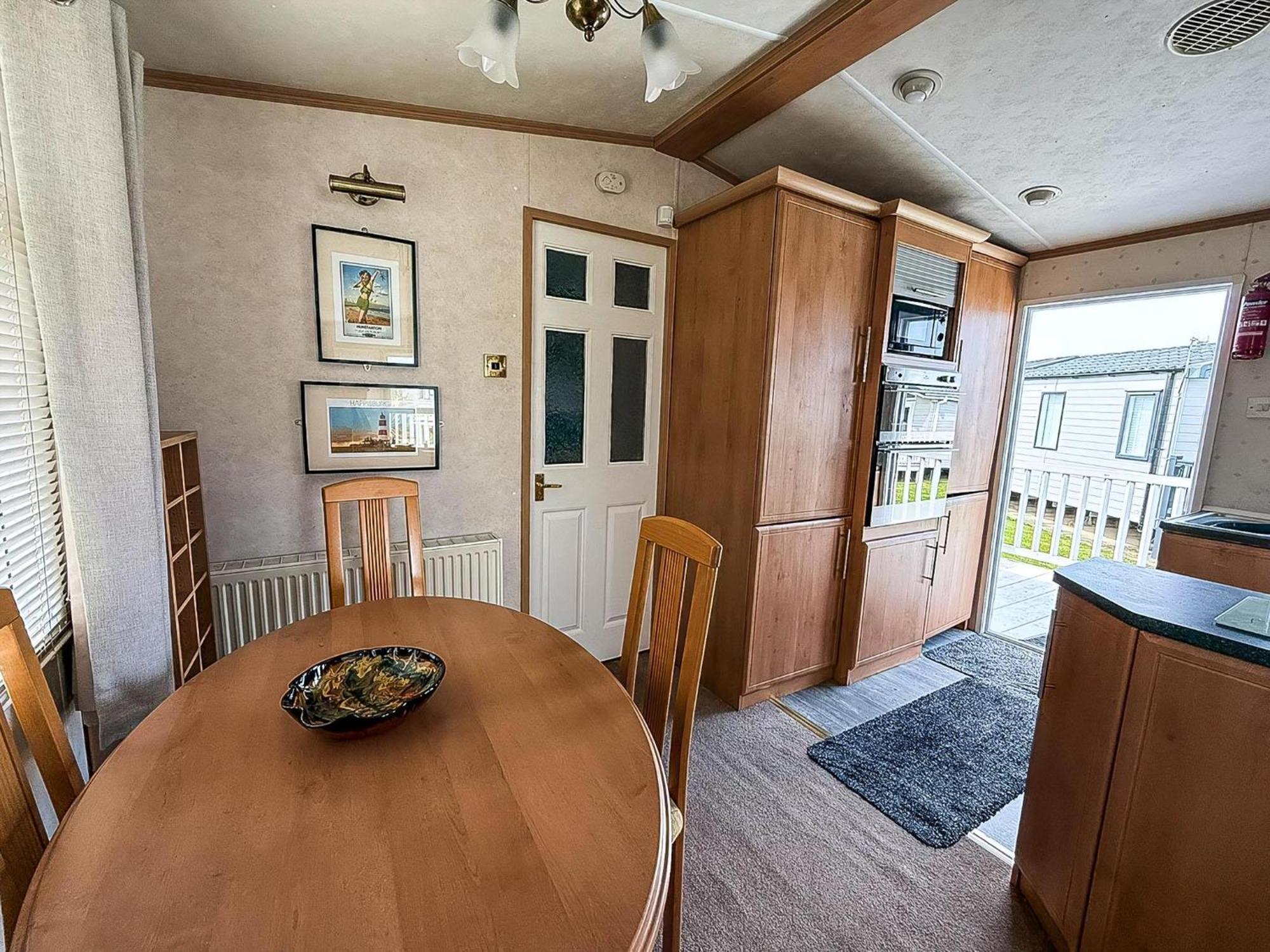 Stunning 6 Berth Caravan At Manor Park In Norfolk Ref 23194k Camping