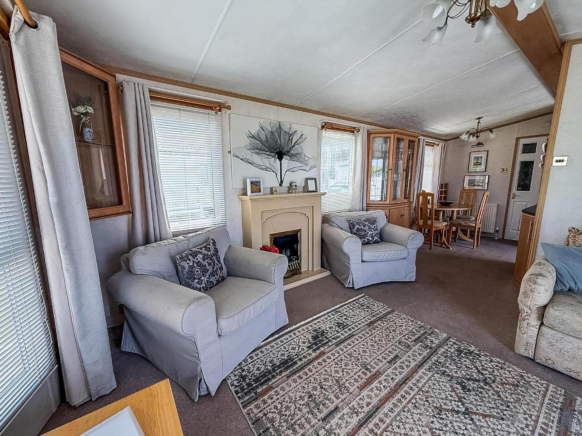 Stunning 6 Berth Caravan At Manor Park In Norfolk Ref 23194k